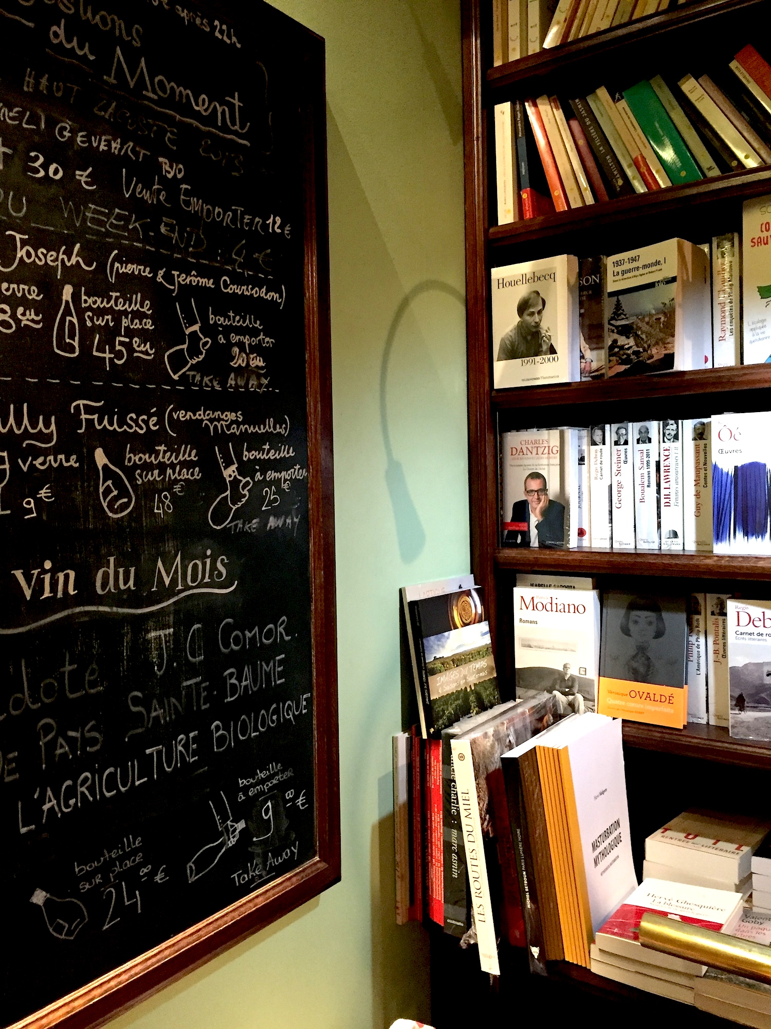 wine bar bookshop in Marais